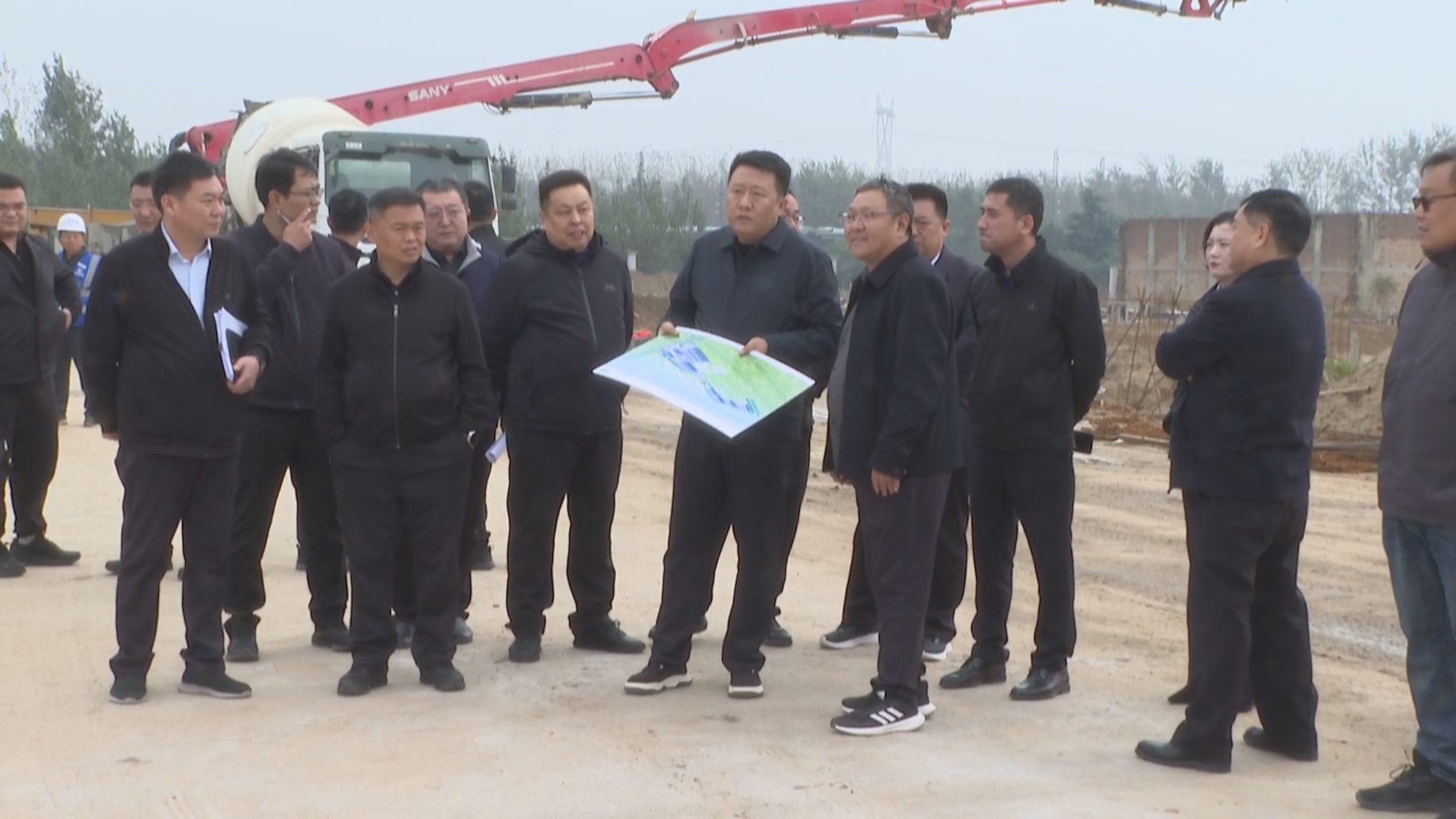 鄧兆朋帶隊調(diào)研融資項目及重點項目建設(shè)工作